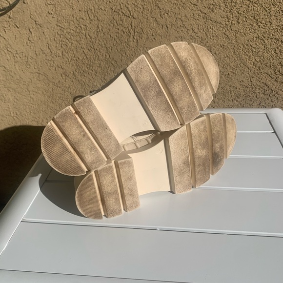 Vince Camuto white leather lug sole booties size 7 - Picture 10 of 16